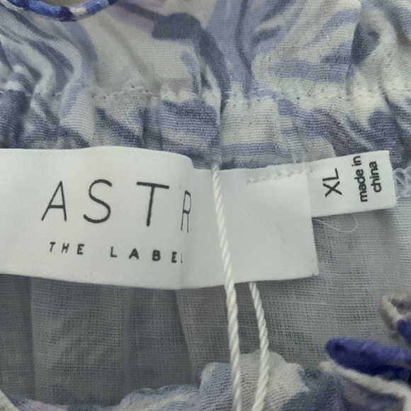 NWT Astr Viona Floral Off the Shoulders Tiered Maxi Size 1X - Picture 7 of 13